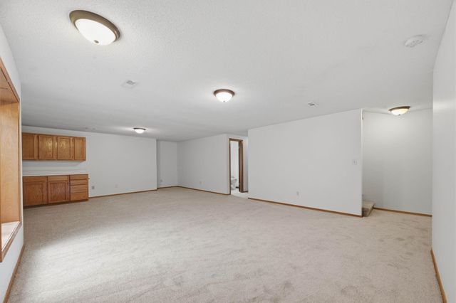 1515 S Spring Hollow Cir, Wichita, KS 67230