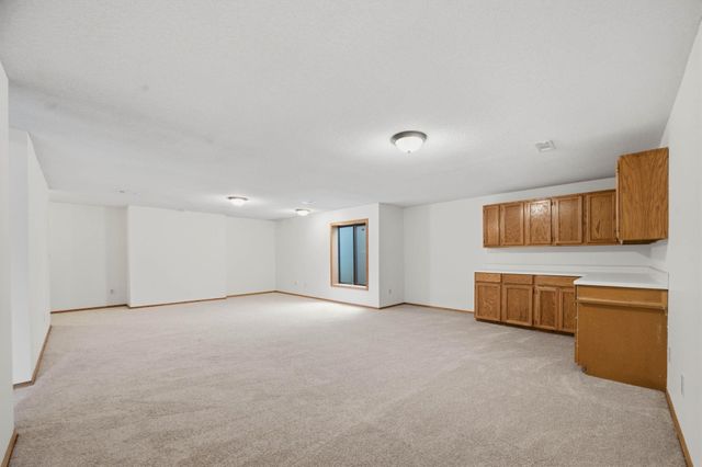 1515 S Spring Hollow Cir, Wichita, KS 67230