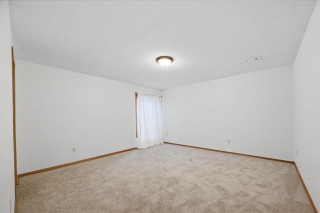 1515 S Spring Hollow Cir, Wichita, KS 67230