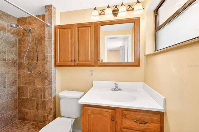 228 SKYWOOD DRIVE, Valrico, FL 33594