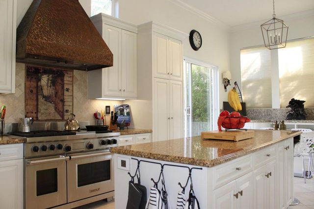 81055 Golf View Drive, La Quinta, CA 92253