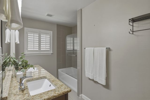 6338 Town Hill Lane, Dallas, TX 75214