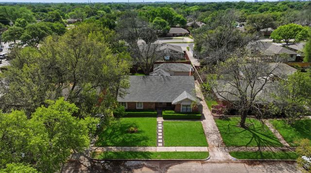 6338 Town Hill Lane, Dallas, TX 75214