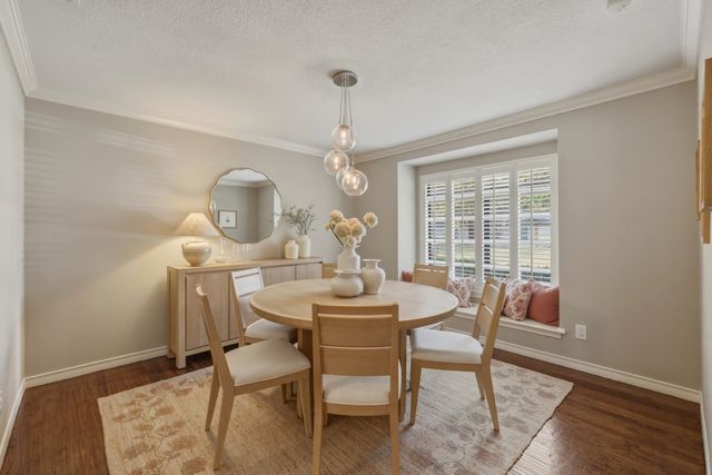 6338 Town Hill Lane, Dallas, TX 75214