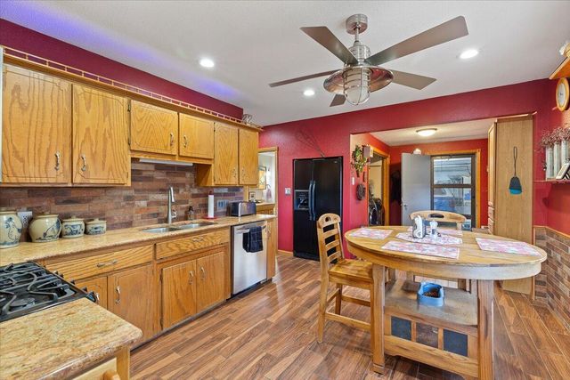 22143 HACKBERRY Road, Council Bluffs, IA 51503