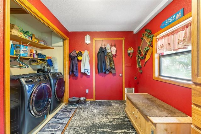 22143 HACKBERRY Road, Council Bluffs, IA 51503