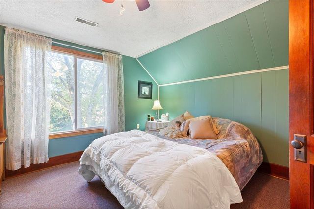 22143 HACKBERRY Road, Council Bluffs, IA 51503