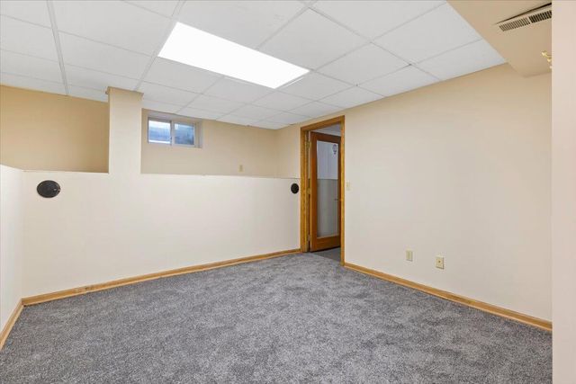 22143 HACKBERRY Road, Council Bluffs, IA 51503