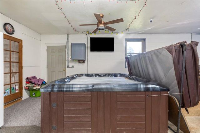 22143 HACKBERRY Road, Council Bluffs, IA 51503