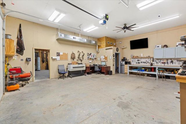 22143 HACKBERRY Road, Council Bluffs, IA 51503