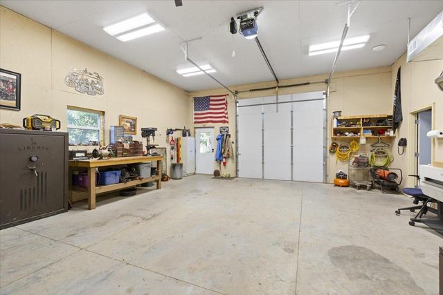 22143 HACKBERRY Road, Council Bluffs, IA 51503