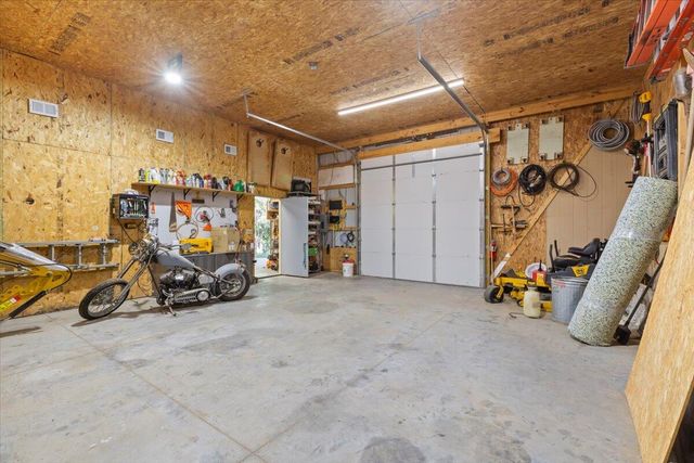 22143 HACKBERRY Road, Council Bluffs, IA 51503