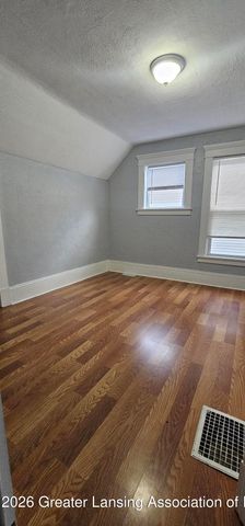 921 N Sycamore Street, Lansing, MI 48906