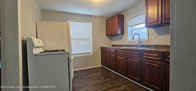 921 N Sycamore Street, Lansing, MI 48906