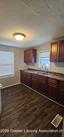 921 N Sycamore Street, Lansing, MI 48906