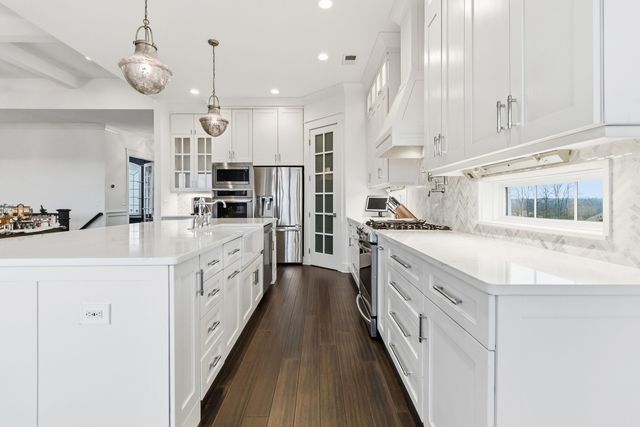 300 Prestwick Circle, Richmond, KY 40475