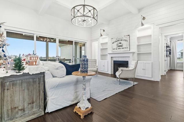 300 Prestwick Circle, Richmond, KY 40475