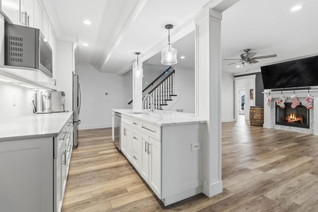 300 Prestwick Circle, Richmond, KY 40475