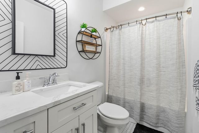 300 Prestwick Circle, Richmond, KY 40475