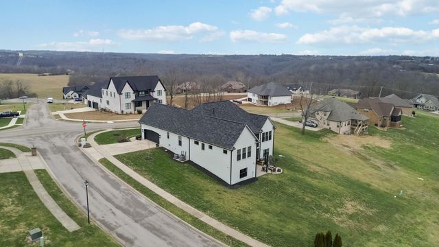 300 Prestwick Circle, Richmond, KY 40475
