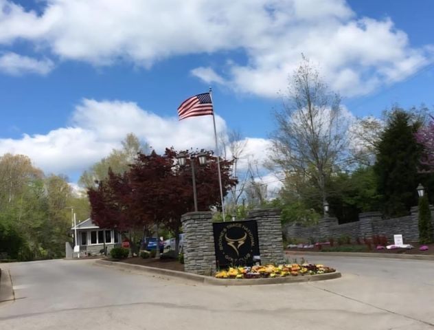 300 Prestwick Circle, Richmond, KY 40475