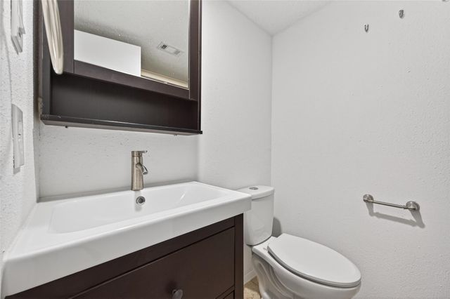 12900 Walden Road 108A, Montgomery, TX 77356