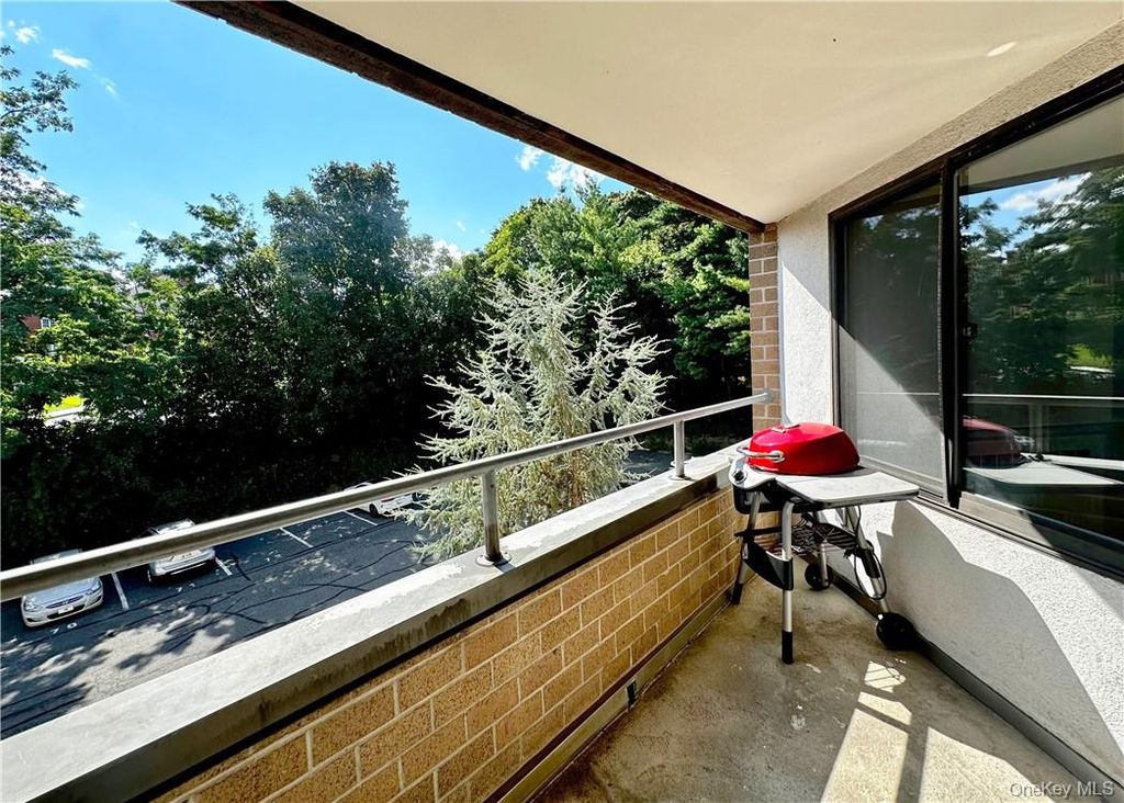 680 W Boston Post Road 3Q, Mamaroneck, NY 10543