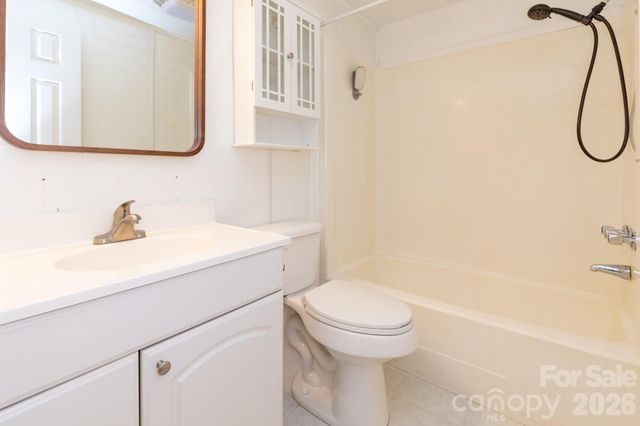 38 Mountainberry Lane, Fairview, NC 28730