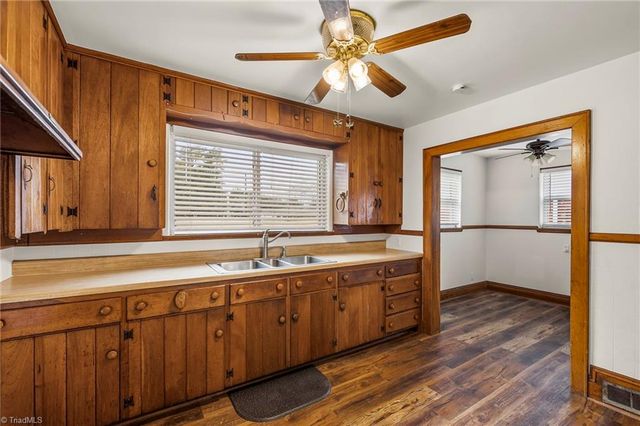 1001 W Clemmonsville Road, Winston-salem, NC 27127