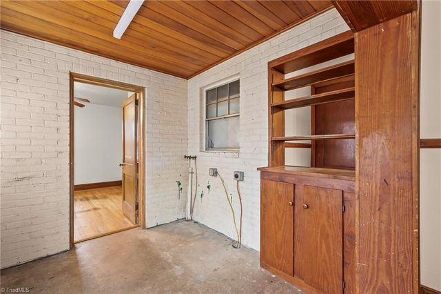 1001 W Clemmonsville Road, Winston-salem, NC 27127