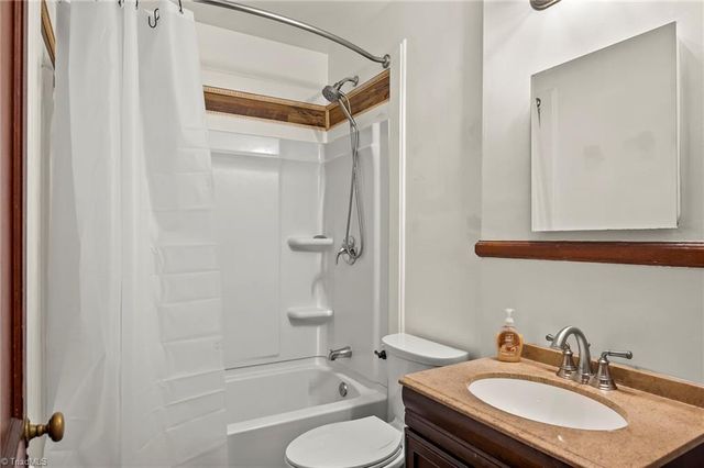 1001 W Clemmonsville Road, Winston-salem, NC 27127