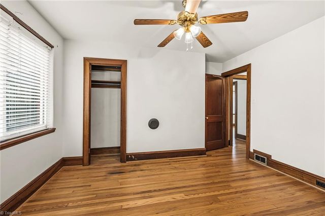 1001 W Clemmonsville Road, Winston-salem, NC 27127