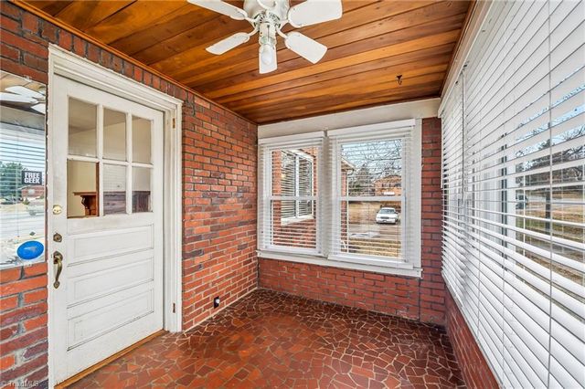 1001 W Clemmonsville Road, Winston-salem, NC 27127