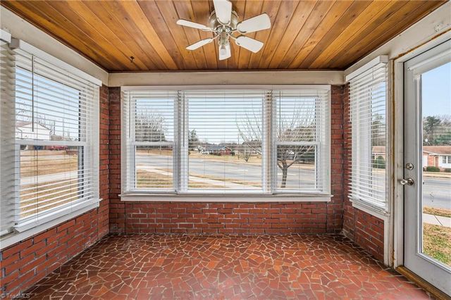 1001 W Clemmonsville Road, Winston-salem, NC 27127