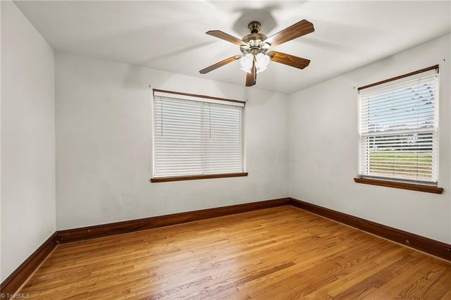 1001 W Clemmonsville Road, Winston-salem, NC 27127