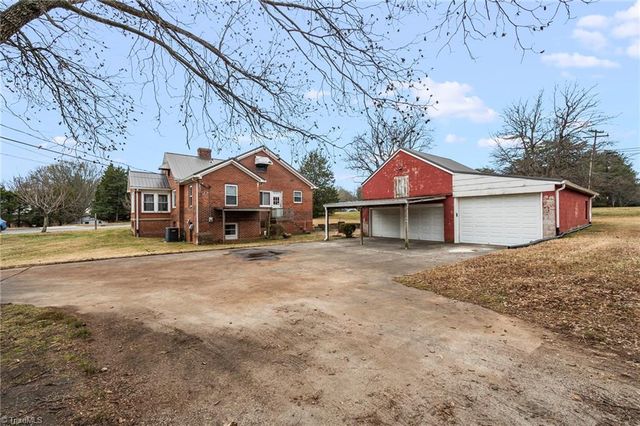 1001 W Clemmonsville Road, Winston-salem, NC 27127