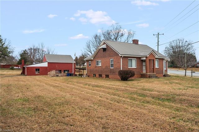 1001 W Clemmonsville Road, Winston-salem, NC 27127