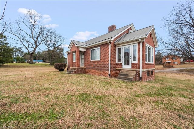 1001 W Clemmonsville Road, Winston-salem, NC 27127