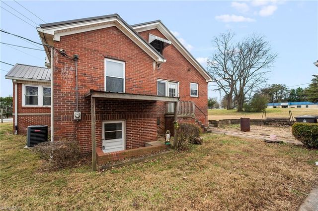 1001 W Clemmonsville Road, Winston-salem, NC 27127