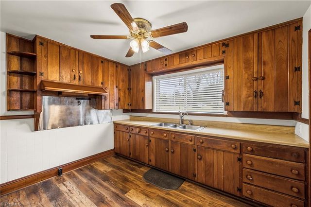 1001 W Clemmonsville Road, Winston-salem, NC 27127