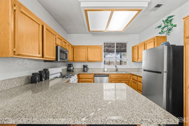 10808 Tivoli Court, Bakersfield, CA 93311