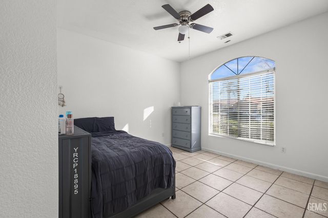 10808 Tivoli Court, Bakersfield, CA 93311