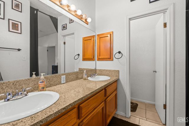 10808 Tivoli Court, Bakersfield, CA 93311