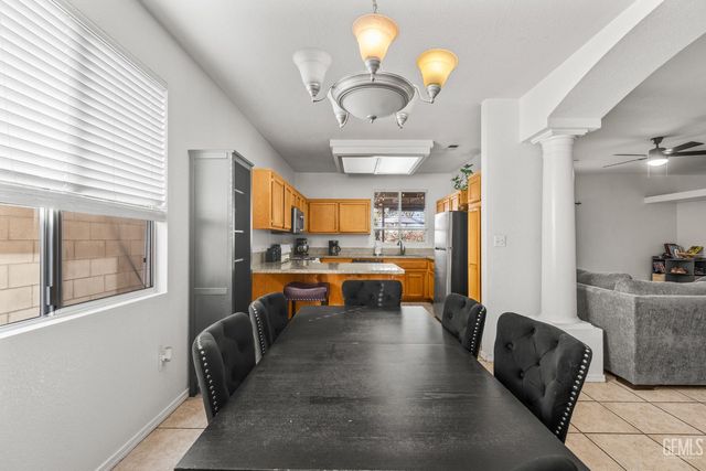 10808 Tivoli Court, Bakersfield, CA 93311