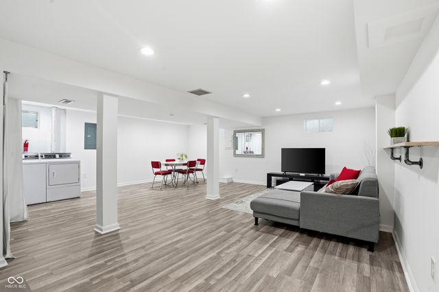 8546 Fawn Meadow Drive, Indianapolis, IN 46256