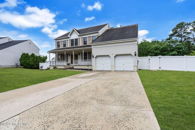 12 Brittany Drive, Bayville, NJ 08721
