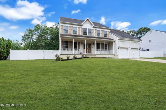 12 Brittany Drive, Bayville, NJ 08721
