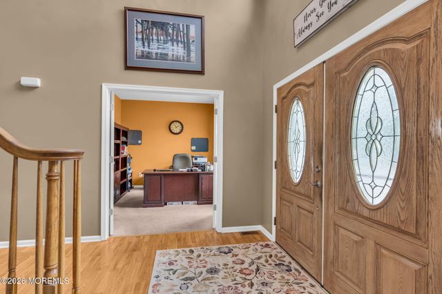 12 Brittany Drive, Bayville, NJ 08721