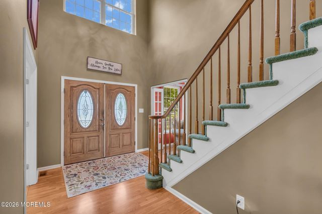 12 Brittany Drive, Bayville, NJ 08721