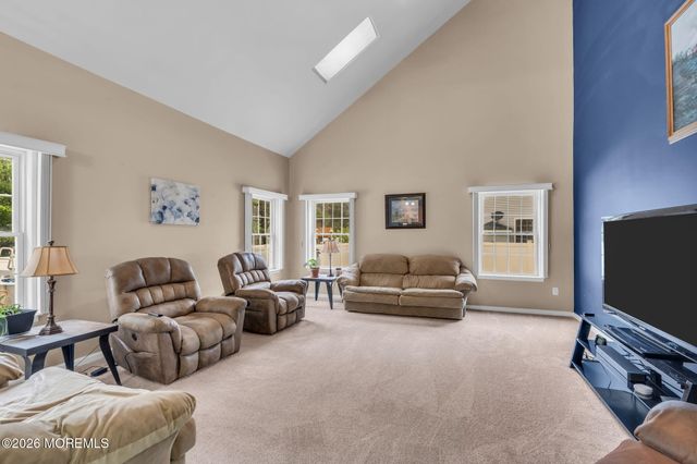 12 Brittany Drive, Bayville, NJ 08721